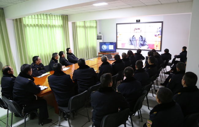 川煤集團芙蓉救消大隊組織全體指戰員觀看慶祝改革開放40周年大會直播