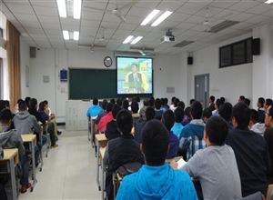 礦業學院2013年級開展大學生涯設計輔導講座