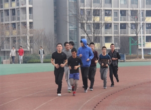 礦業學院體育運動委員會積極籌備校田徑運動會