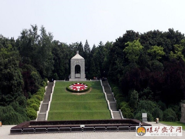 中國礦業大學力建學院“崢嶸歲月，盛世華章”暑期實踐團瞻仰雨花台烈士陵園