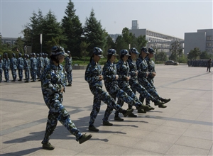 步思明 薑彤彤我的綠色軍裝夢