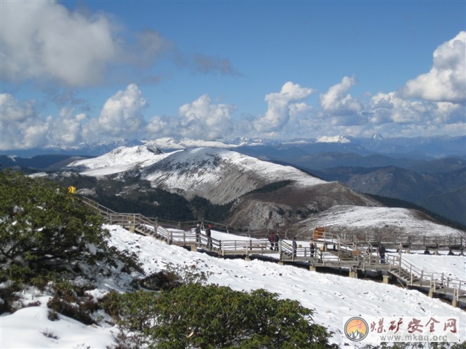 雪山一角 何麗鵬攝影作品