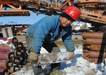 大雪擋不住勞動者的腳步