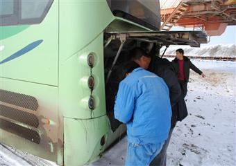 元寶山露天礦通勤車風雪路安全行車員工交口稱讚