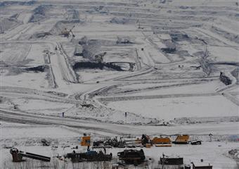 冰天雪地元露生產熱火朝天