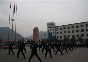 硯北煤礦開展2012年經濟民警軍事彙報表演