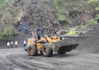 連降大雨堵道路 積極疏通受好評