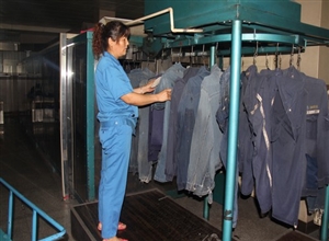 唐口煤業：洗衣女工溫情服務為員工