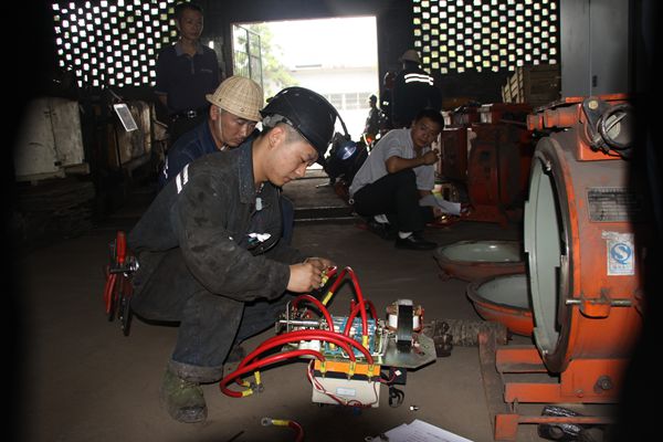 綠水洞煤礦電鉗工技術比武大賽展風采