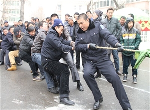 下石節煤礦舉辦慶新春職工拔河比賽