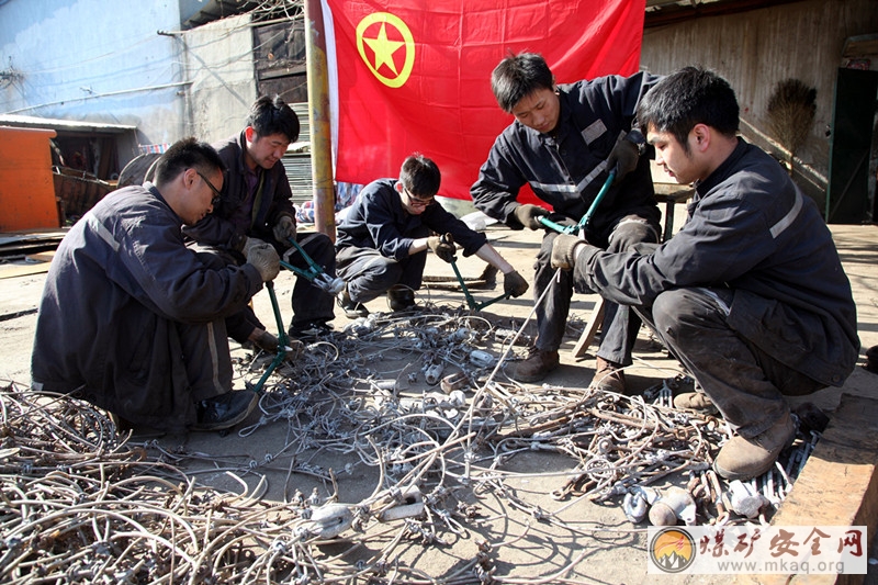 孔莊煤礦青工修舊利廢基地工作成效顯著