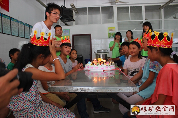 點滴幸福，溫暖你我—夢啟支教團上馬小學七月生日的同學慶生