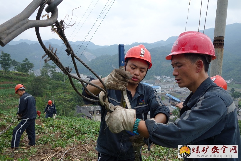 船景公司搶修東風井受損線路 保障供電安全