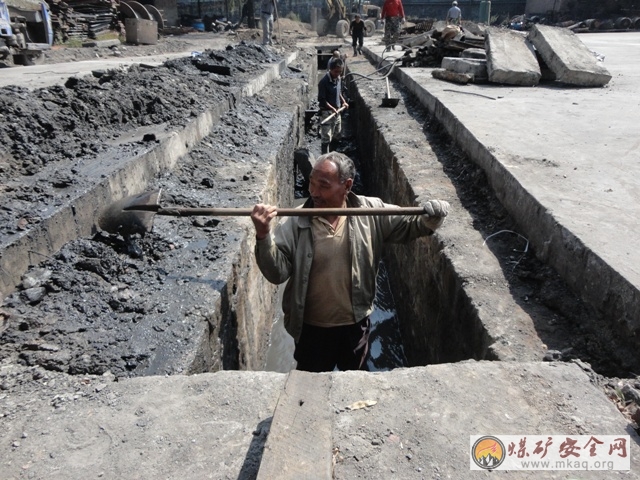 陝煤建司瑞能煤業提前築牢雨季“防汛牆”