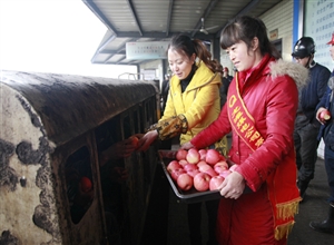 川煤集團廣能公司龍灘公司開展“迎新年 送祝福 囑安全”井口慰問活動