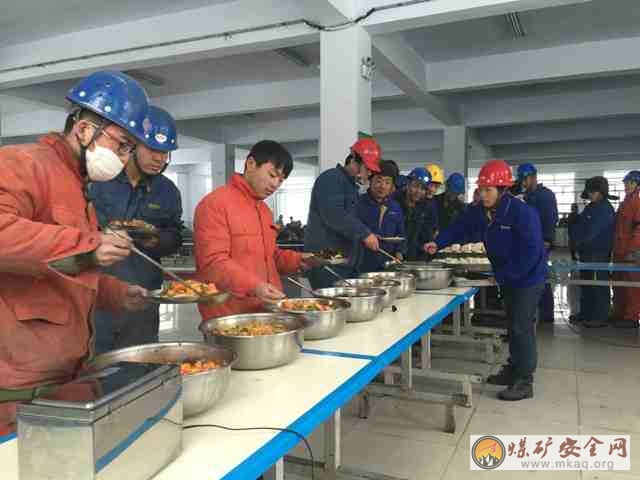 天能電石職工食堂推出“就餐自選，豐儉隨意”自助模式