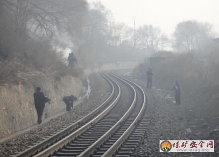 整治鐵路沿線環境  創造清潔美麗旅途