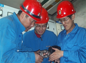 暢想舞台--記國電平莊煤業集團元寶山露天煤礦選煤廠技術員劉暢