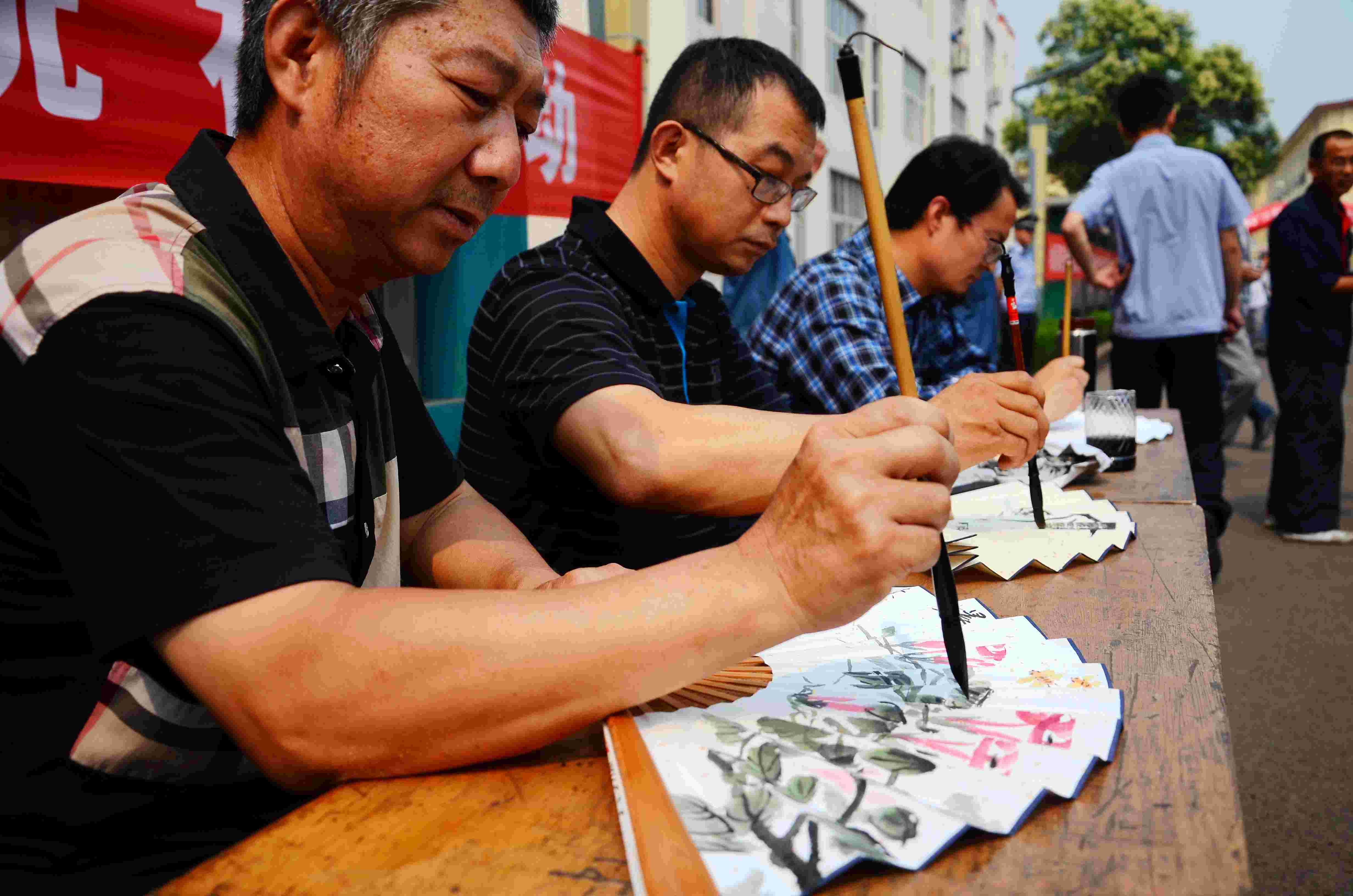 小扇子大祝福  “安全扇”扇安全風