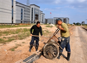 澄合礦業西卓煤礦修建“民心路” 踐行“三嚴三實”