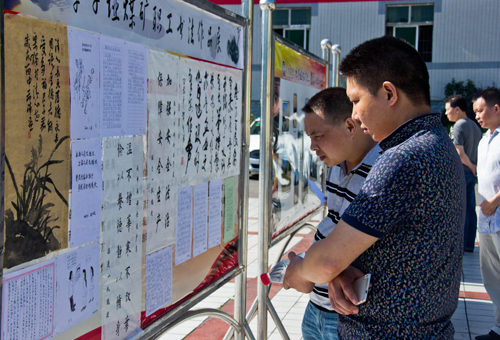 觀看書畫展 李煤新燕(1).jpg