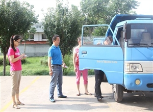 陝煤化澄合王村社區針對高溫天氣開展車輛安全檢查