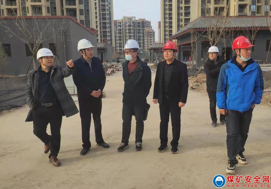 中煤三建建安公司——管康一行到濉溪縣西城人家項目部檢查指導工作