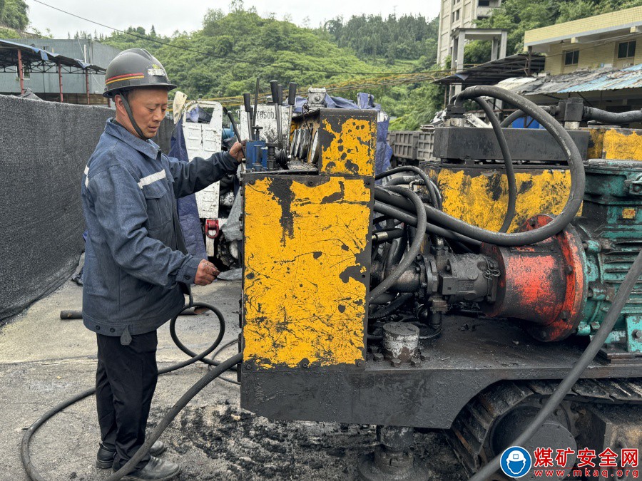 以賽促學，以賽促安觀文煤礦開展抽采鑽工技術練兵大比武活動